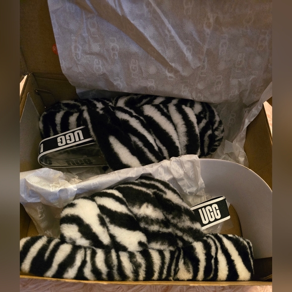 UGG Fluff Yeah Women's size 9! Zebra print! - Picture 12 of 13